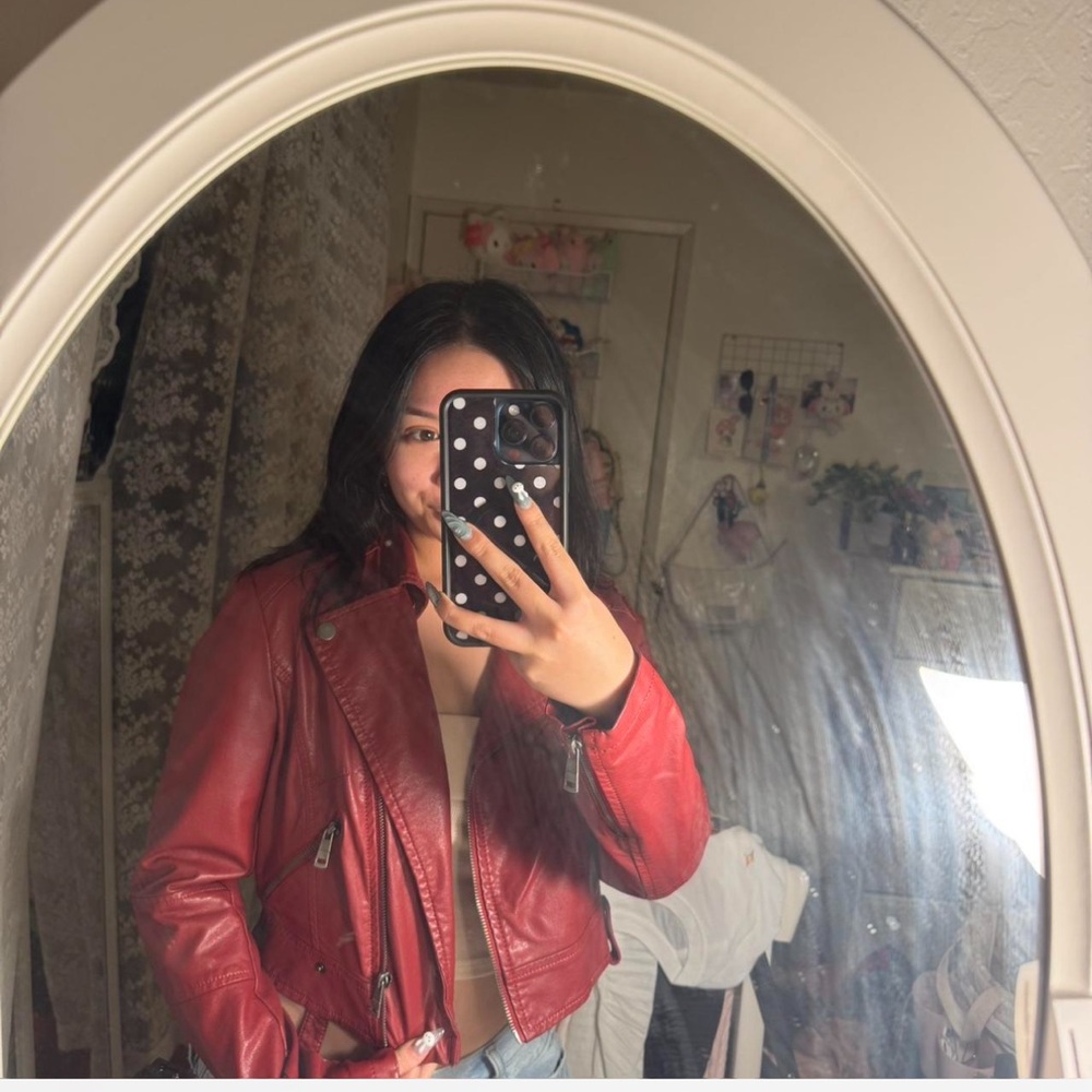 Chic Red Leather Jacket - image 2